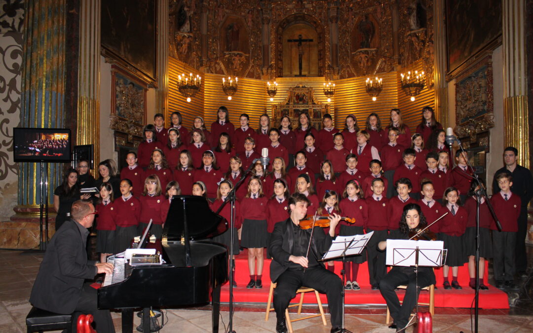 Concierto Solidario. Nuestro Coro y solistas. Viernes, 22 Nov.