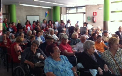 EL CORO JUVENIL MISIONERO EN EL GERIÁTRICO DE ORIHUELA.