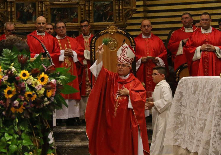 Nuestro Obispo nos llama al amor a Dios y a la Iglesia