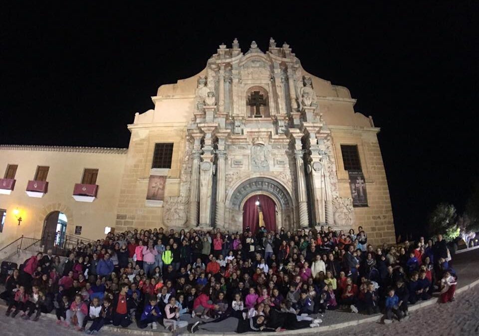 LA COMUNIDAD EDUCATIVA DEL COLEGIO DIOCESANO SANTO DOMINGO PEREGRINA A CARAVACA DE LA CRUZ CON MOTIVO DE SU AÑO JUBILAR