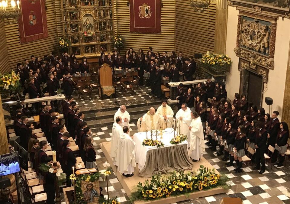 GRADUACIÓN DE BACHILLERATO 2018: "SOIS LA SAL DE LA TIERRA, LA LUZ DEL MUNDO "