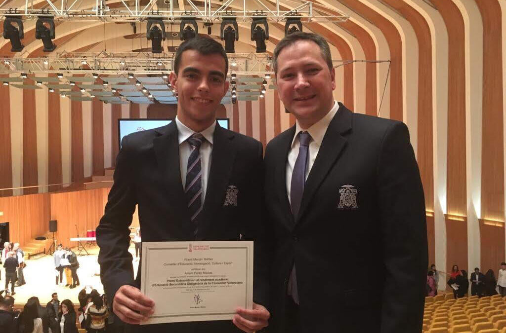 ¡Nuestro alumno Álvaro Pérez logra el premio Extraordinario al Rendimiento Académico de la Comunidad Valenciana!