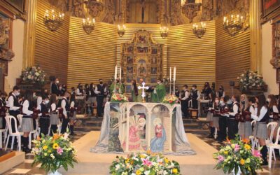 “Algo bueno está aconteciendo en el colegio”. Imposición de Becas a los alumnos nuevos y a los que inician la ESO, en el día de la Iglesia Diocesana.