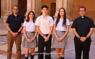 Felicitamos a nuestros alumnos premiados por mejores expedientes académicos de Primaria y Secundaria